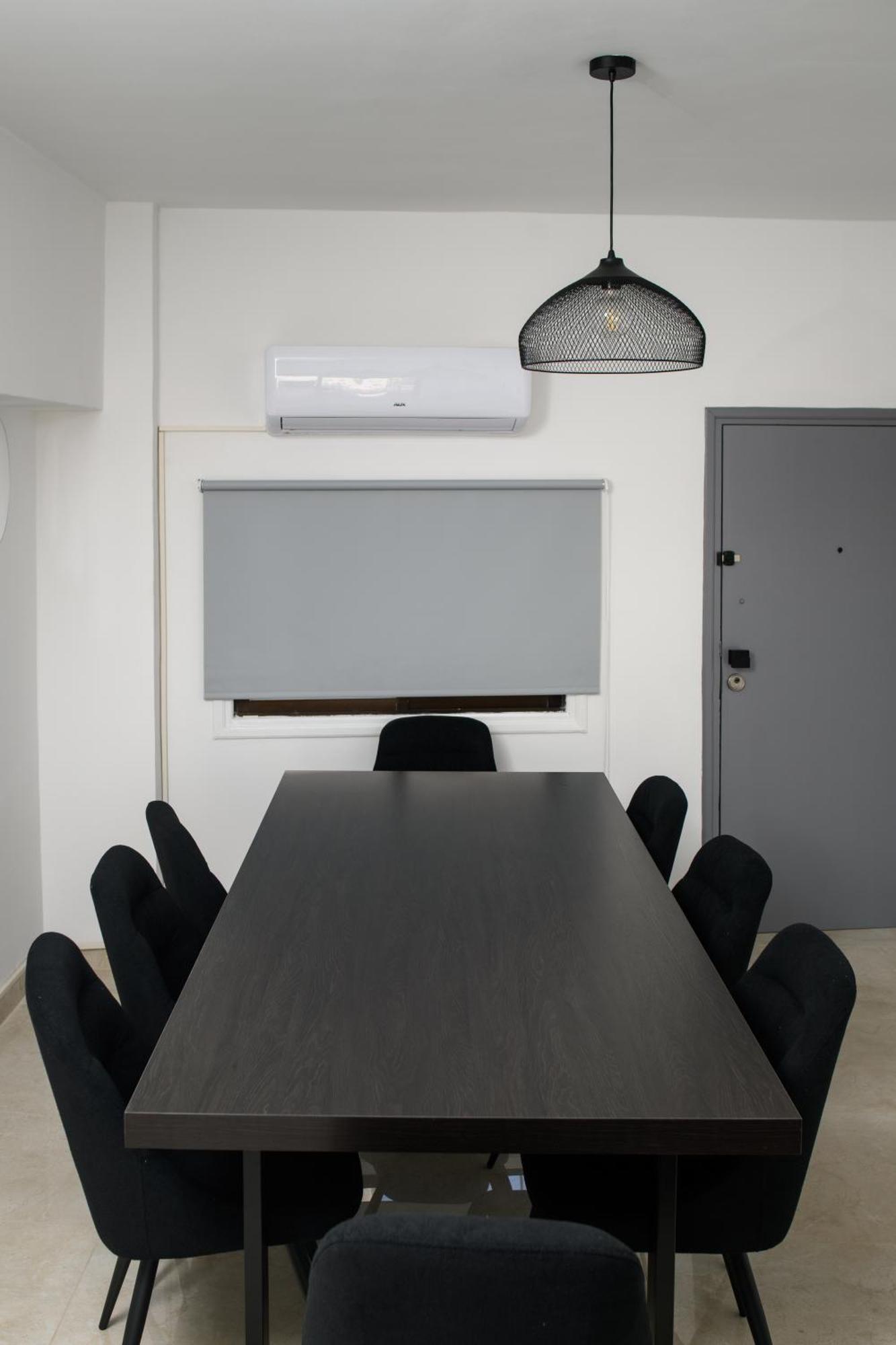 Ollies 3 Bedroom Apartment Larnaca